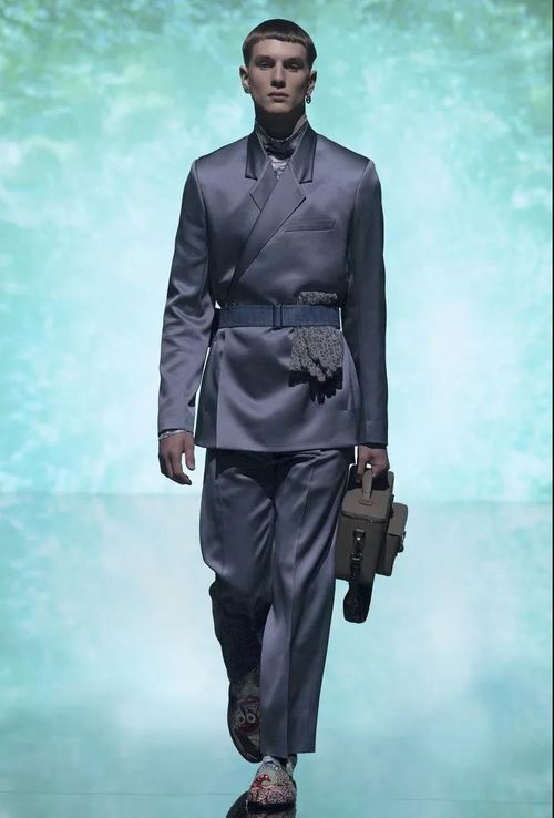 星漢燦爛，國(guó)風(fēng)入魂 Dior 2021秋季男裝發(fā)布中的宇宙詩(shī)學(xué)與東方哲思